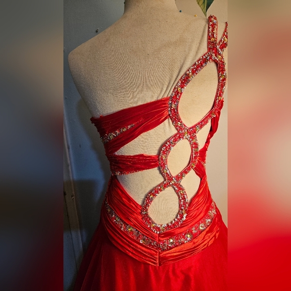 Source Unknown One Shoulder Red Dress - Picture 10 of 10